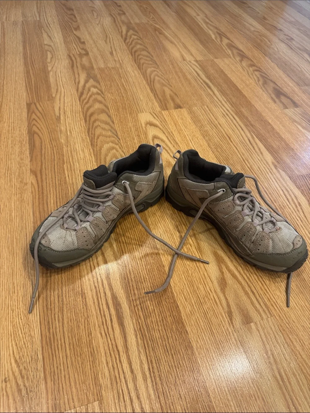 Columbia Woman's Pima Hiking Trail Shoes
